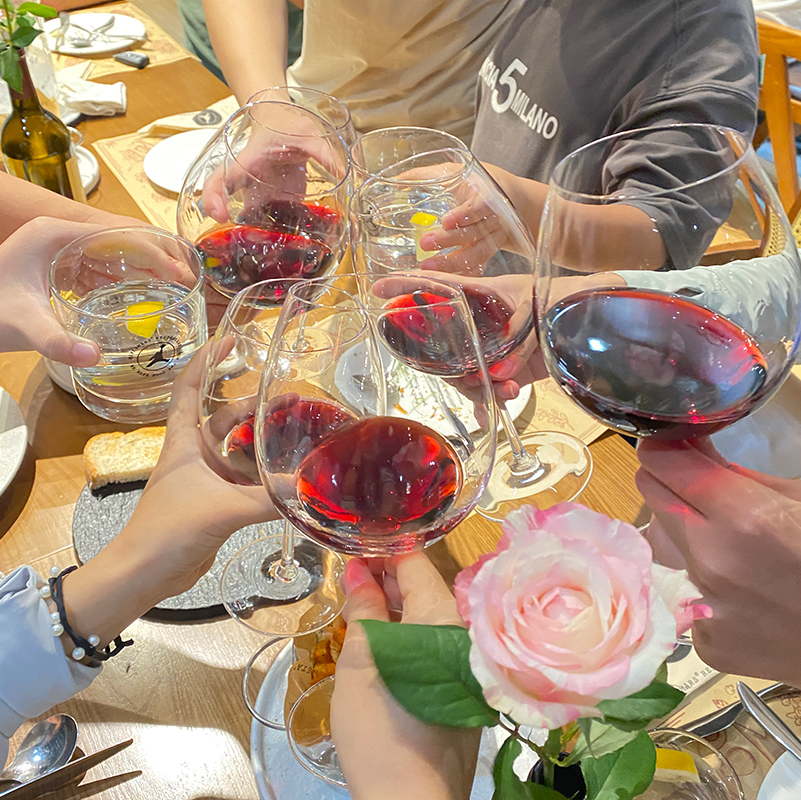 After busy work, raise a glass and have an intimate conversation 😋 🍷- After busy work, raise a glass and have an intimate conversation 😋 🍷-