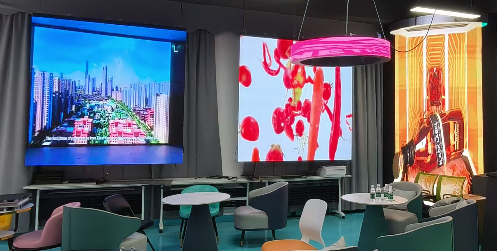 Transforming Retail with Smart Digital Displays: The Future is Now-